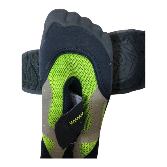 NEWTZ little boys navy blue & green UPF 50+ sun protected water shoes size 13-1 - Picture 7 of 9